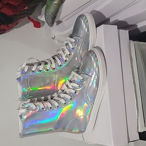 YRU CC holographic size 9 NWOT